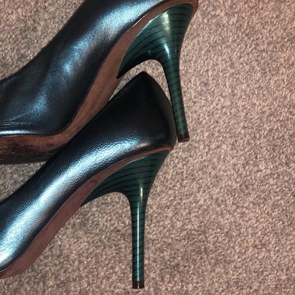 Metallic teal mermaid pumps size 6 🧜🏽‍♀️🤍 - Picture 4 of 17